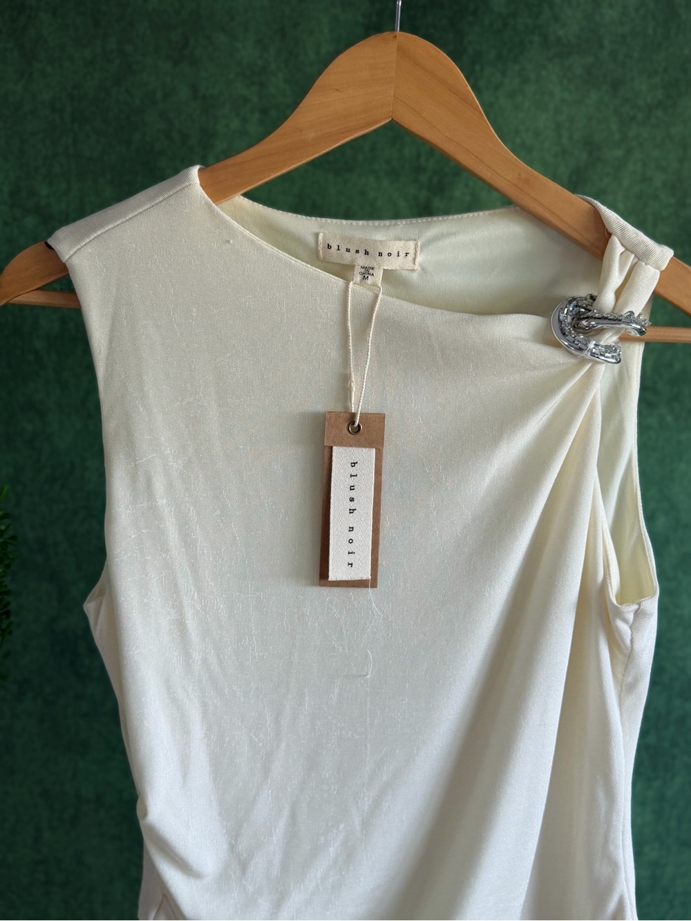 🍃Blush Noir Ivory Ruched Top Rhinestone Buckle Accent NWT Size M - Picture 6 of 7